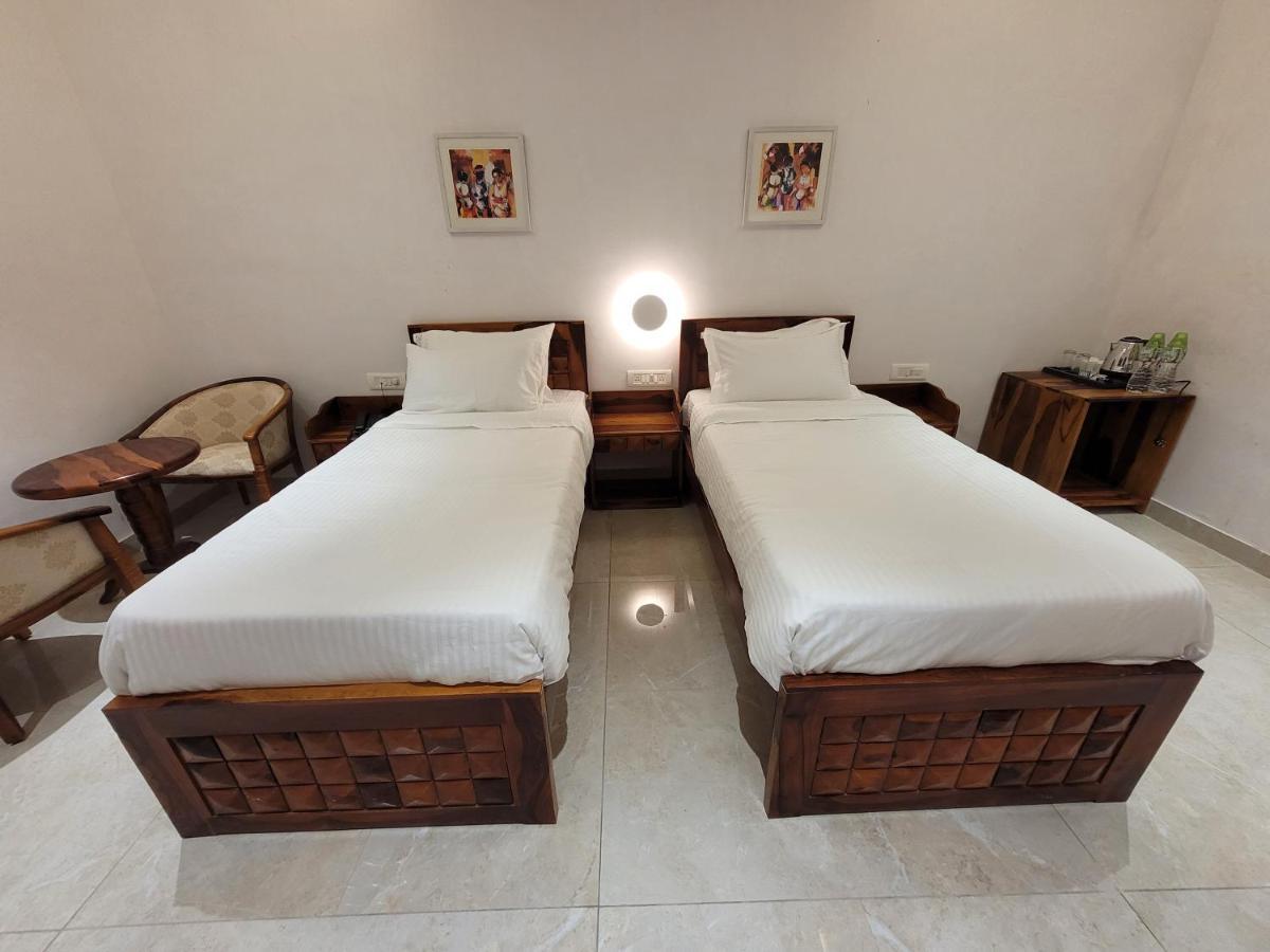 Aura Gold Resort Udaipur Exterior photo