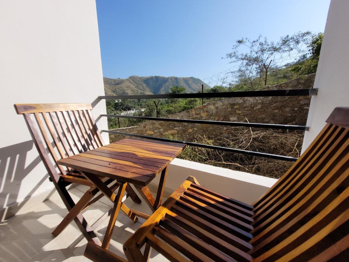 Aura Gold Resort Udaipur Exterior photo
