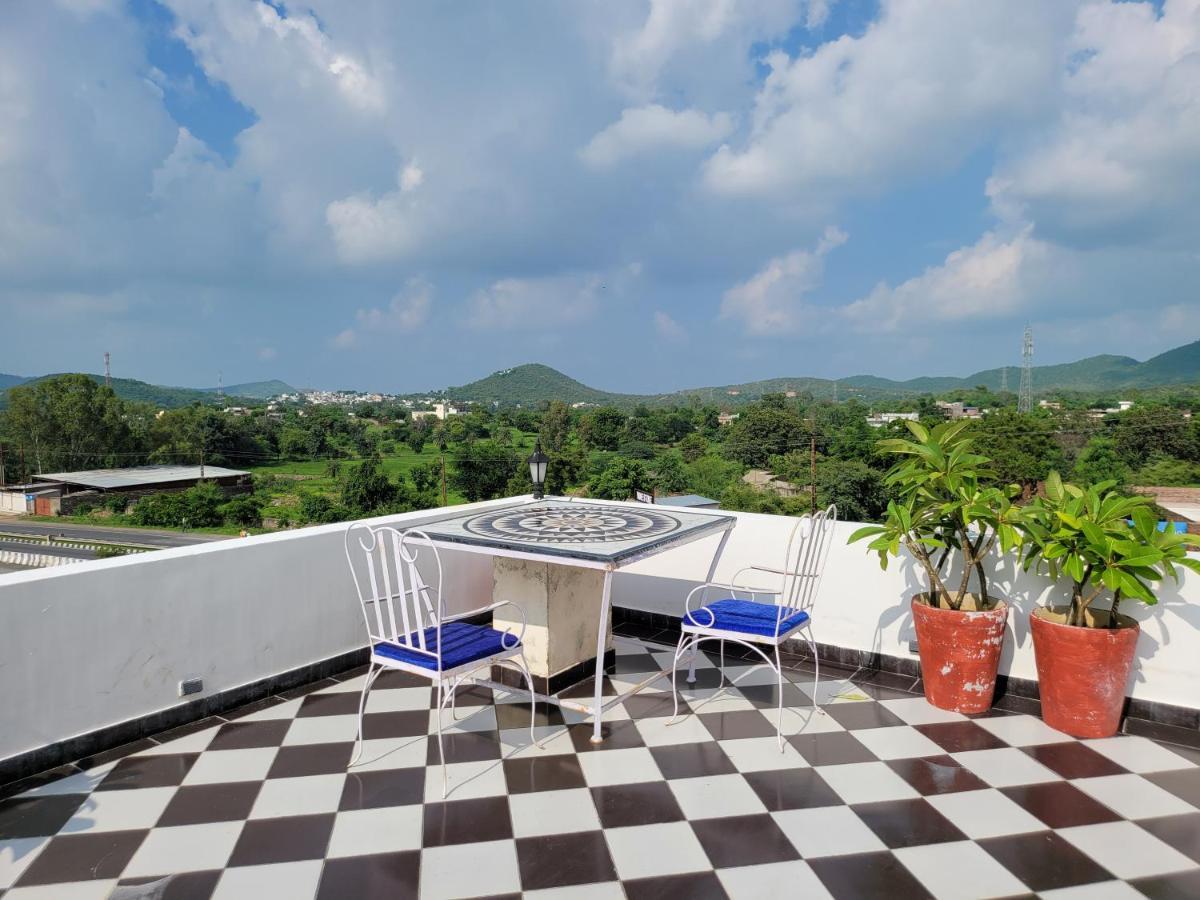 Aura Gold Resort Udaipur Exterior photo